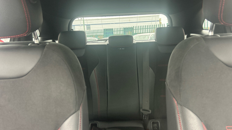 Mercedes-Benz GLA 200d AMG Line Executive 5dr Auto Diesel Hatchback